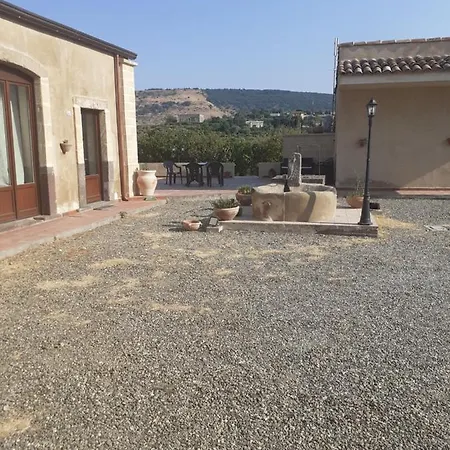 Guest house Casale Cirico Tra Catania E Siracusa *