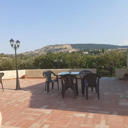 Casale Cirico Tra Catania E Siracusa Guest house